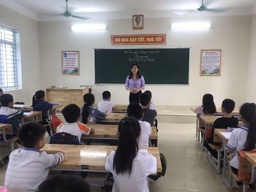 Chuyện về cô giáo nặng lòng với kỹ năng sống